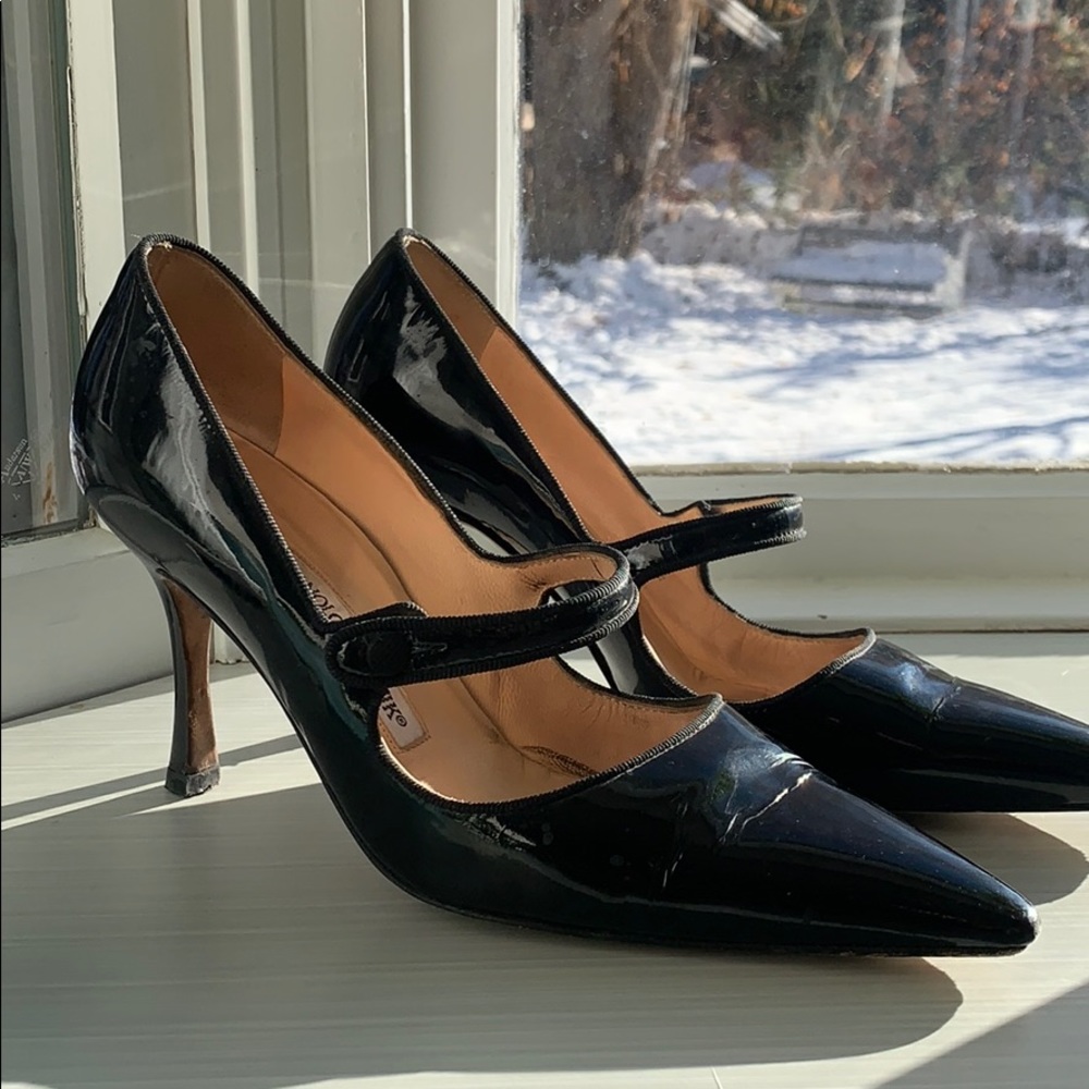 Mary Jane Manolo Blahnik patent leather pumps